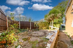 SIDE GARDEN- click for photo gallery